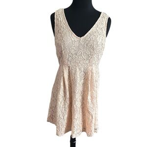 Forever 21 Light Pink/Beige Lace Mini Dress size medium